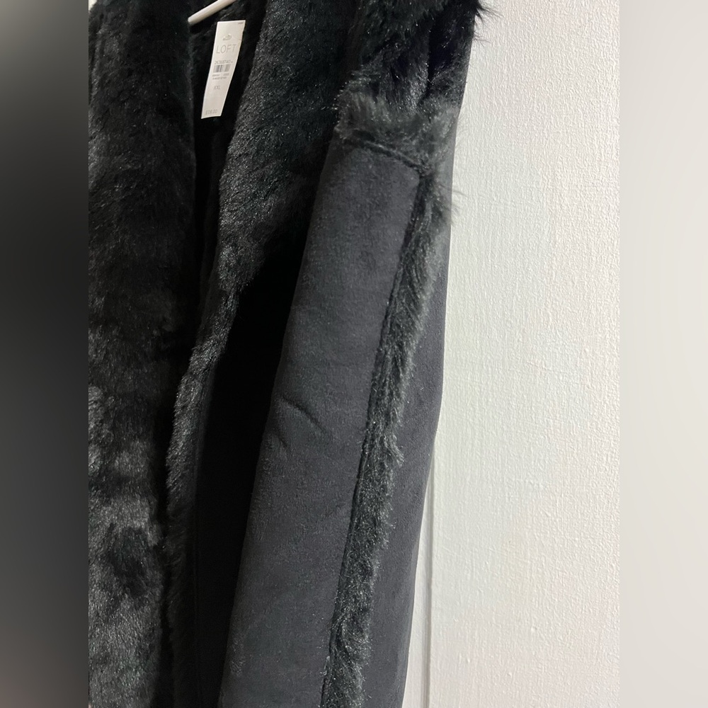 Loft Black Faux Fur Vest - Picture 3 of 4